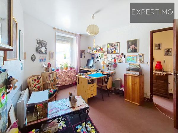 Cassagnes-Bégonhès (12120) Cassagnes-Bégonhès – Maison de village avec garage et panneaux photovoltaïques