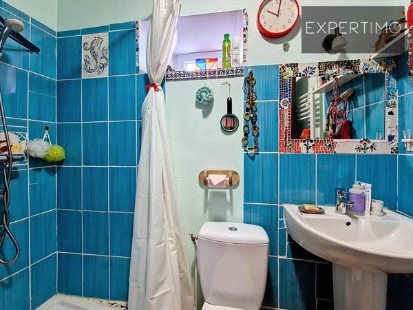 Cassagnes-Bégonhès (12120) Cassagnes-Bégonhès – Maison de village avec garage et panneaux photovoltaïques