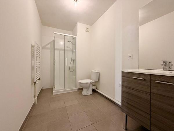Parc du Grand Blottereau - Dans petit collectif  récent de 2015, spacieux appartement 2 pièces s'ouvrant sur un large balcon. Ascenseur et garage boxé en sous-sol