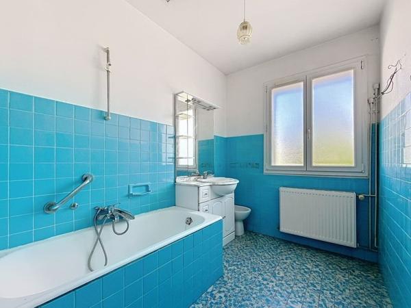 Maison à vendre 328 290 € Lagord 6 p 98 m² DPE F