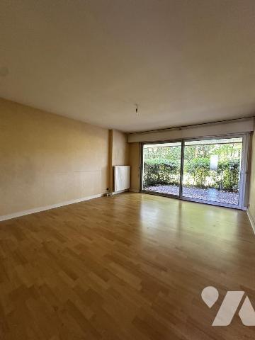 VANNES  A VENDRE AGREABLE APPARTEMENT T3 EN RDC - PROCHE CENTRE 