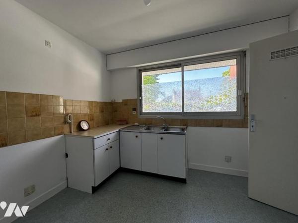 VANNES  A VENDRE AGREABLE APPARTEMENT T3 EN RDC - PROCHE CENTRE 