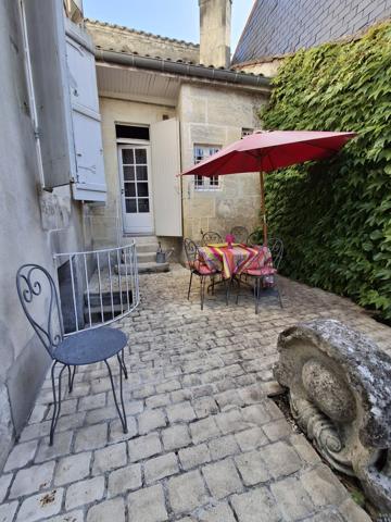 MAISON DE MAITRE AVEC DEPENDANCE