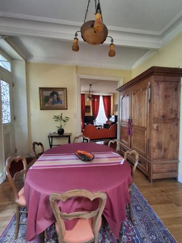MAISON DE MAITRE AVEC DEPENDANCE