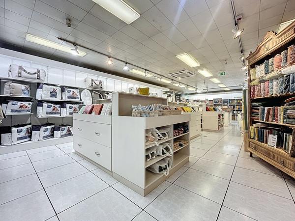 Local Commercial - 300 m²