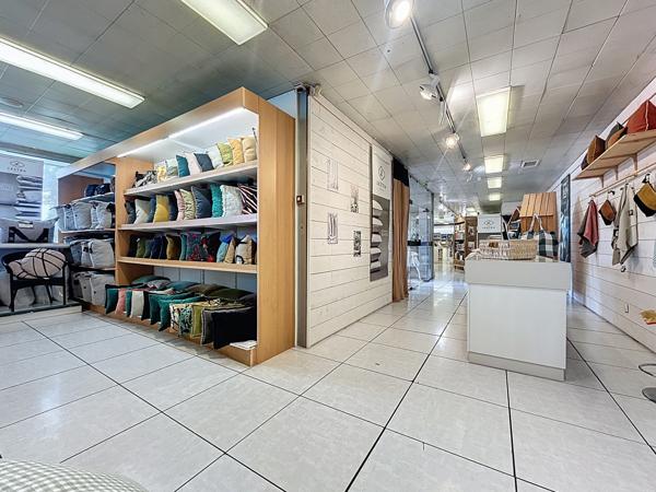 Local Commercial - 300 m²