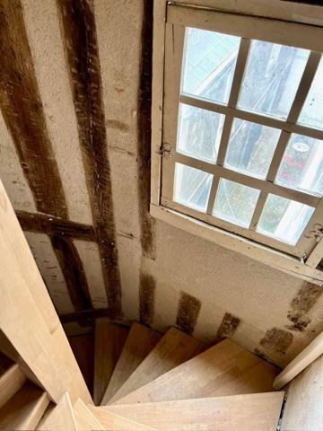 ORLEANS HYPERCENTRE - STUDIO MEUBLE PROCHE BORD DE LOIRE - bien agencé
