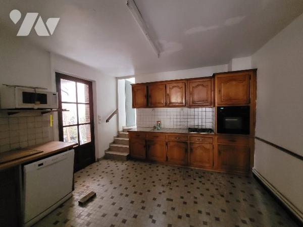 MAISON AVEC COUR 2 CHAMBRES