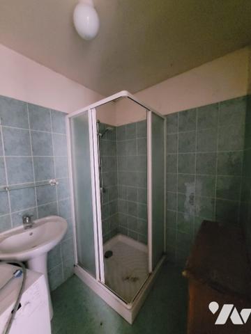 MAISON AVEC COUR 2 CHAMBRES