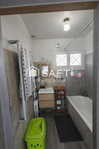 Maison avec joli terrain