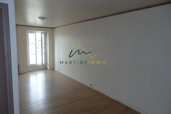 A VENDRE LOTS APPARTEMENTS + LOCAUX A LA REOLE