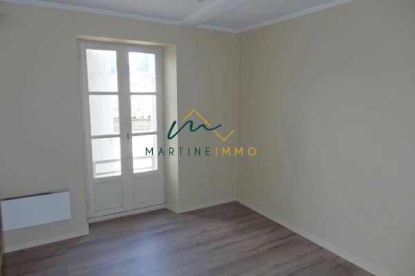 A VENDRE LOTS APPARTEMENTS + LOCAUX A LA REOLE