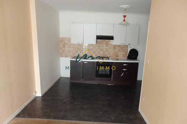A VENDRE LOTS APPARTEMENTS + LOCAUX A LA REOLE