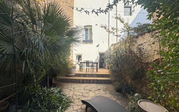 Maison à vendre    4 pièces •  Vias