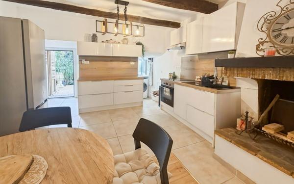 Maison à vendre    4 pièces •  Vias