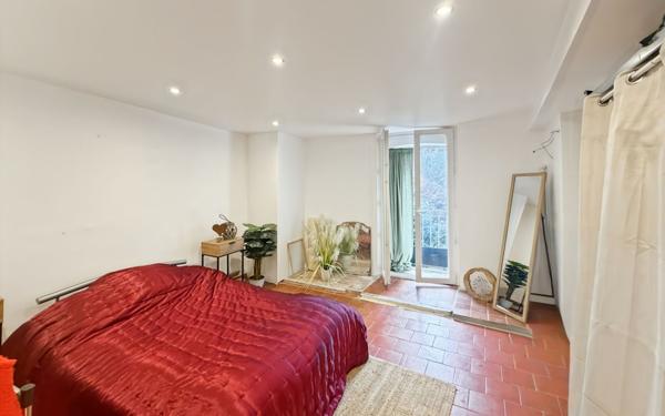 Maison à vendre    4 pièces •  Vias