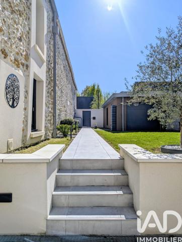 Maison à vendre 6 pièces 210 m² Les Alluets-le-Roi