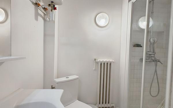 Appartement à vendre    2 pièces • 25,52 m2 Paris 7