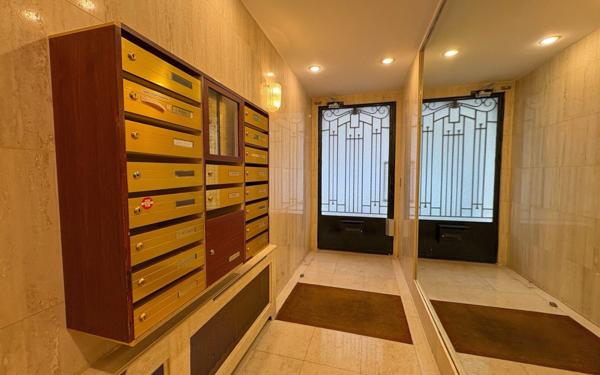 Appartement à vendre    2 pièces • 25,52 m2 Paris 7