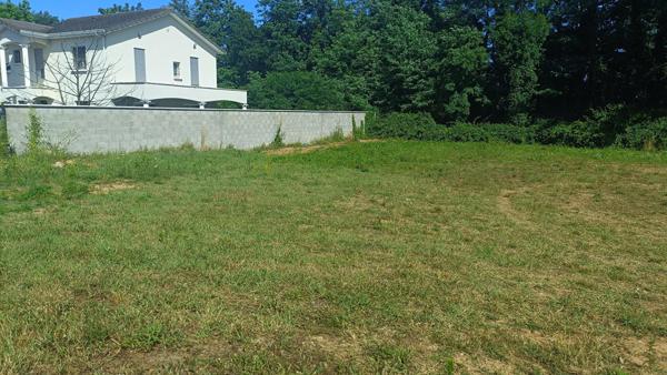 Terrain Chavanoz 696 m2