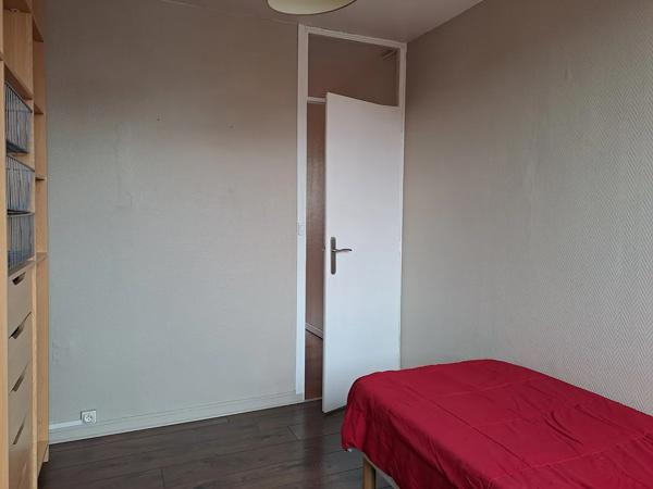 Dans le Centre de LA MADELEINE, rue Jean Mermoz "résidence les Muses", je suis un agréable appartement T4 de 73,52 M²…