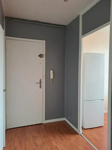 Dans le Centre de LA MADELEINE, rue Jean Mermoz "résidence les Muses", je suis un agréable appartement T4 de 73,52 M²…