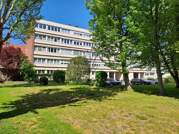 Dans le Centre de LA MADELEINE, rue Jean Mermoz "résidence les Muses", je suis un agréable appartement T4 de 73,52 M²…