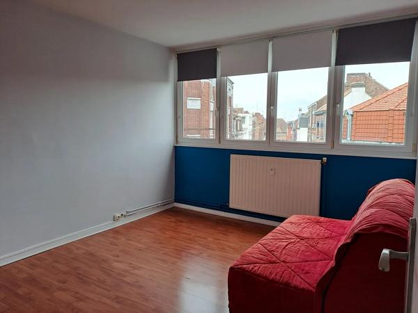 Dans le Centre de LA MADELEINE, rue Jean Mermoz "résidence les Muses", je suis un agréable appartement T4 de 73,52 M²…