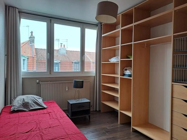 Dans le Centre de LA MADELEINE, rue Jean Mermoz "résidence les Muses", je suis un agréable appartement T4 de 73,52 M²…