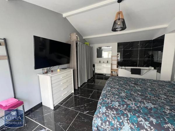 Maison à louer 4 pièces 80.97m² Monteux (84170)
