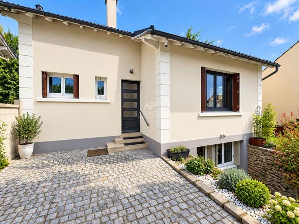 Maison Conflans Sainte Honorine 6 pièce(s) 105 m2 410 000 € **  - Référence  8453
