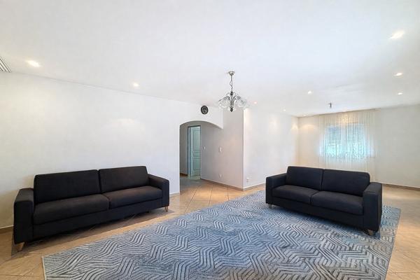 Roussillon (38150) Maison de plain-pied 141 m² – 4 chambres – DPE B – Proche gare – Secteur prisé de Roussillon