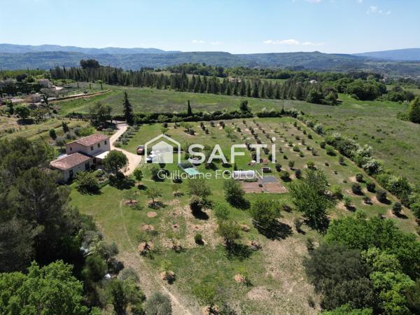 Environnement préservé avec vue exceptionnelle – Propriété rare sur 1 hectare
