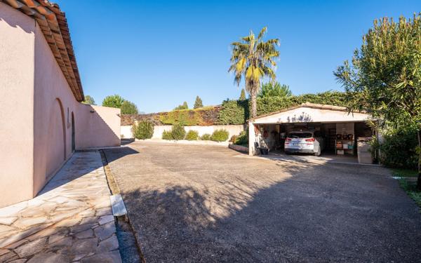 Maison à vendre    4 pièces • 195 m2 Mougins