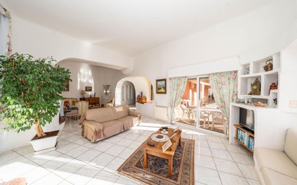 Maison à vendre    4 pièces • 195 m2 Mougins