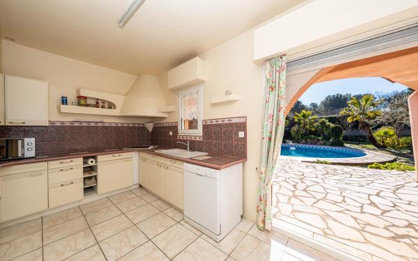 Maison à vendre    4 pièces • 195 m2 Mougins