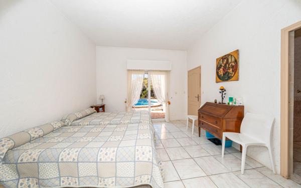 Maison à vendre    4 pièces • 195 m2 Mougins