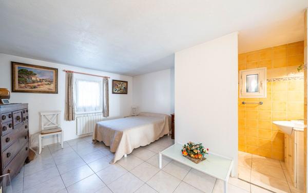 Maison à vendre    4 pièces • 195 m2 Mougins