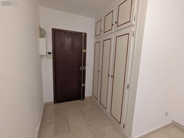 Appartement rénové à louer à Nogent-le-Rotrou dans l'Eure-et-Loir (28400), ref : 3CHF   
centre ville