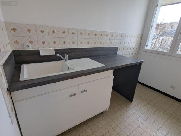 Appartement rénové à louer à Nogent-le-Rotrou dans l'Eure-et-Loir (28400), ref : 3CHF   
centre ville