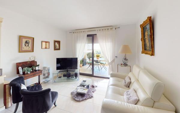 Appartement à vendre    3 pièces •  Hyères