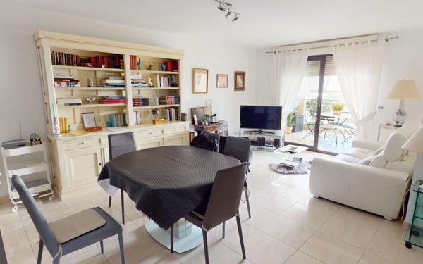 Appartement à vendre    3 pièces •  Hyères