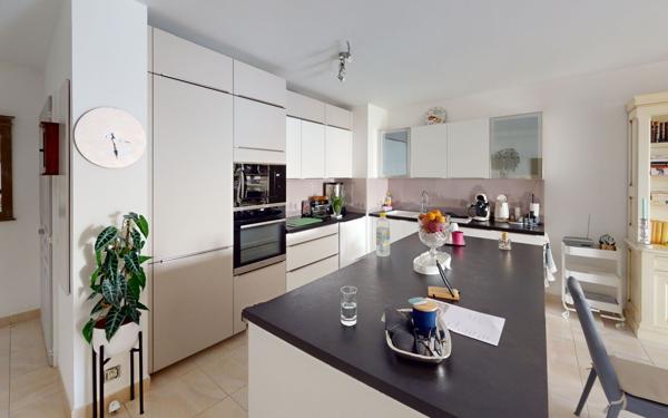 Appartement à vendre    3 pièces •  Hyères