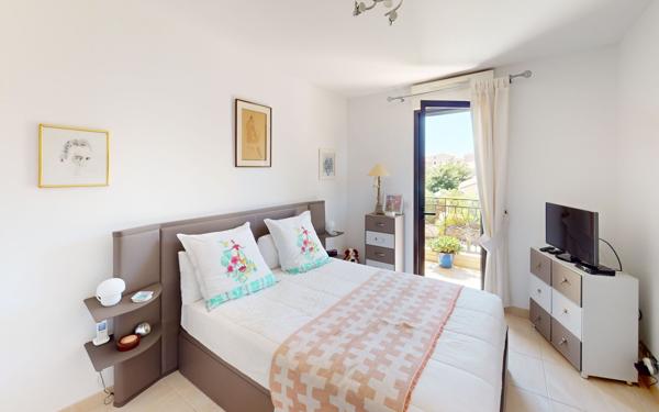 Appartement à vendre    3 pièces •  Hyères