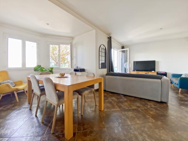 Maison
         5 pièces
        - 78 m² Exclusivité 460 000 € *