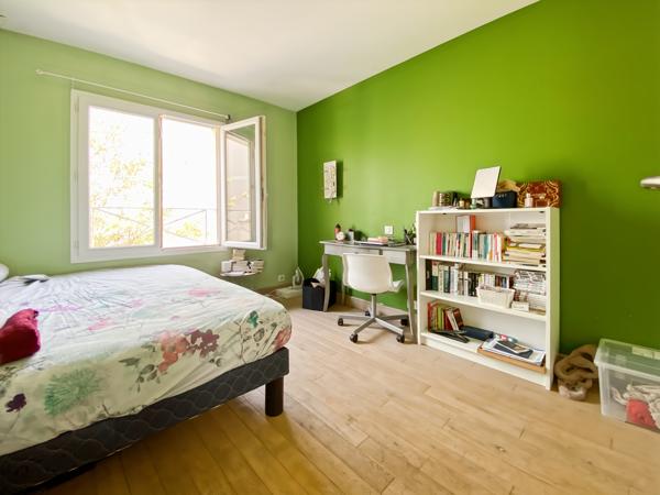 Maison
         5 pièces
        - 78 m² Exclusivité 460 000 € *