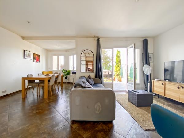 Maison
         5 pièces
        - 78 m² Exclusivité 460 000 € *