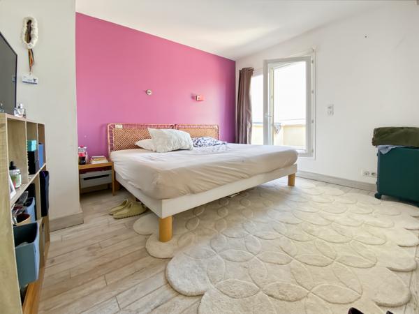 Maison
         5 pièces
        - 78 m² Exclusivité 460 000 € *