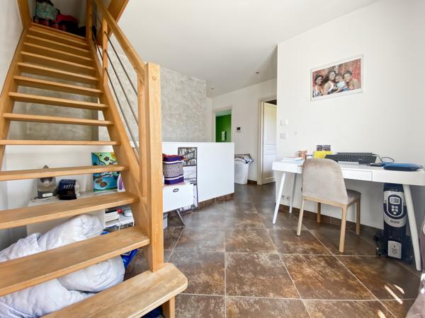 Maison
         5 pièces
        - 78 m² Exclusivité 460 000 € *