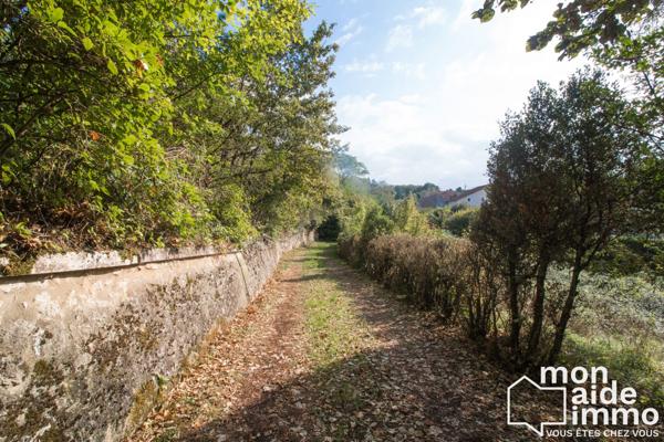 Vaste maison de charme sur parc de 1,2 hectares